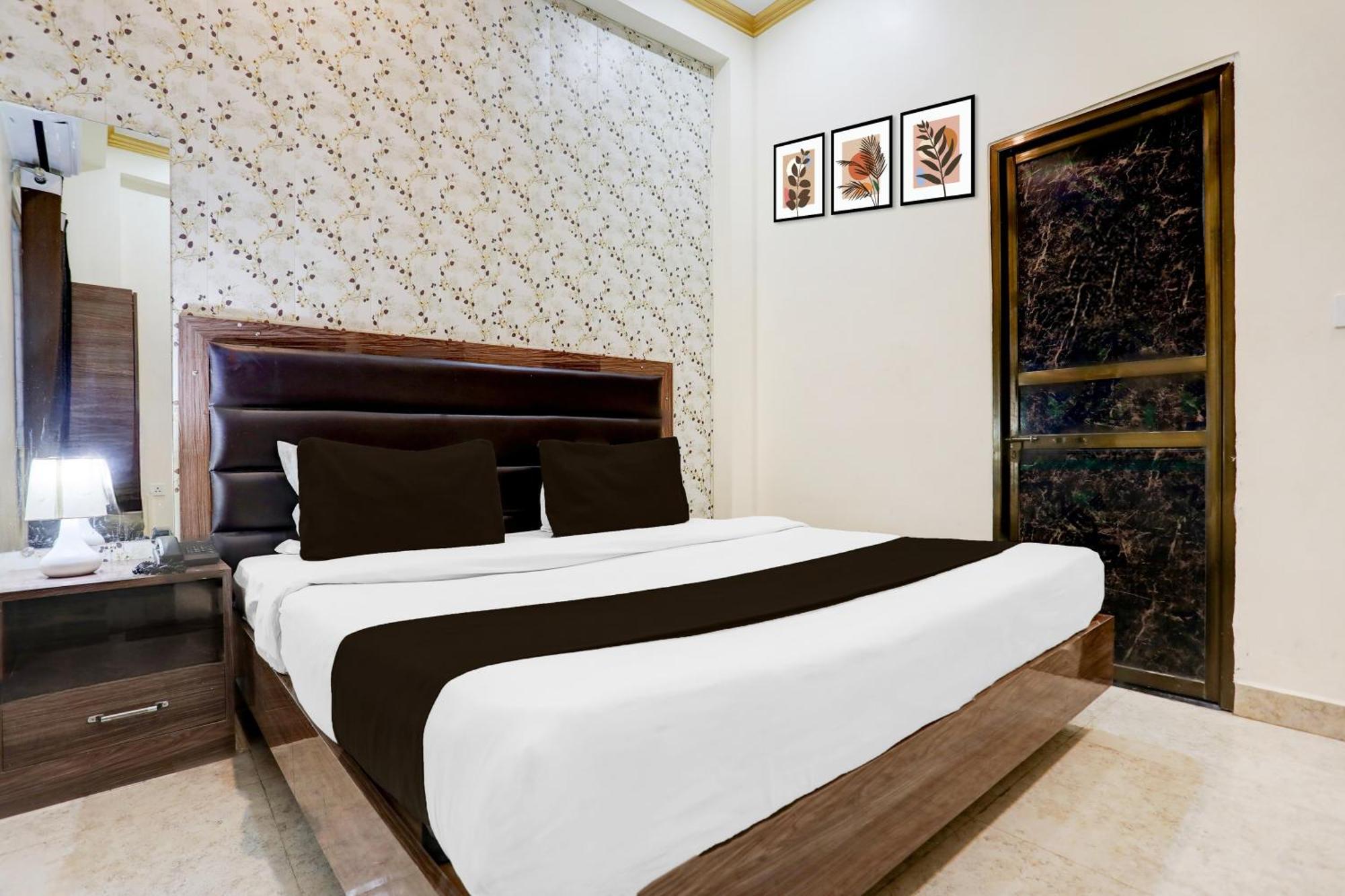 Super Hotel O Sankat Mochan Gandhi Nagar Kakarmatha Buitenkant foto