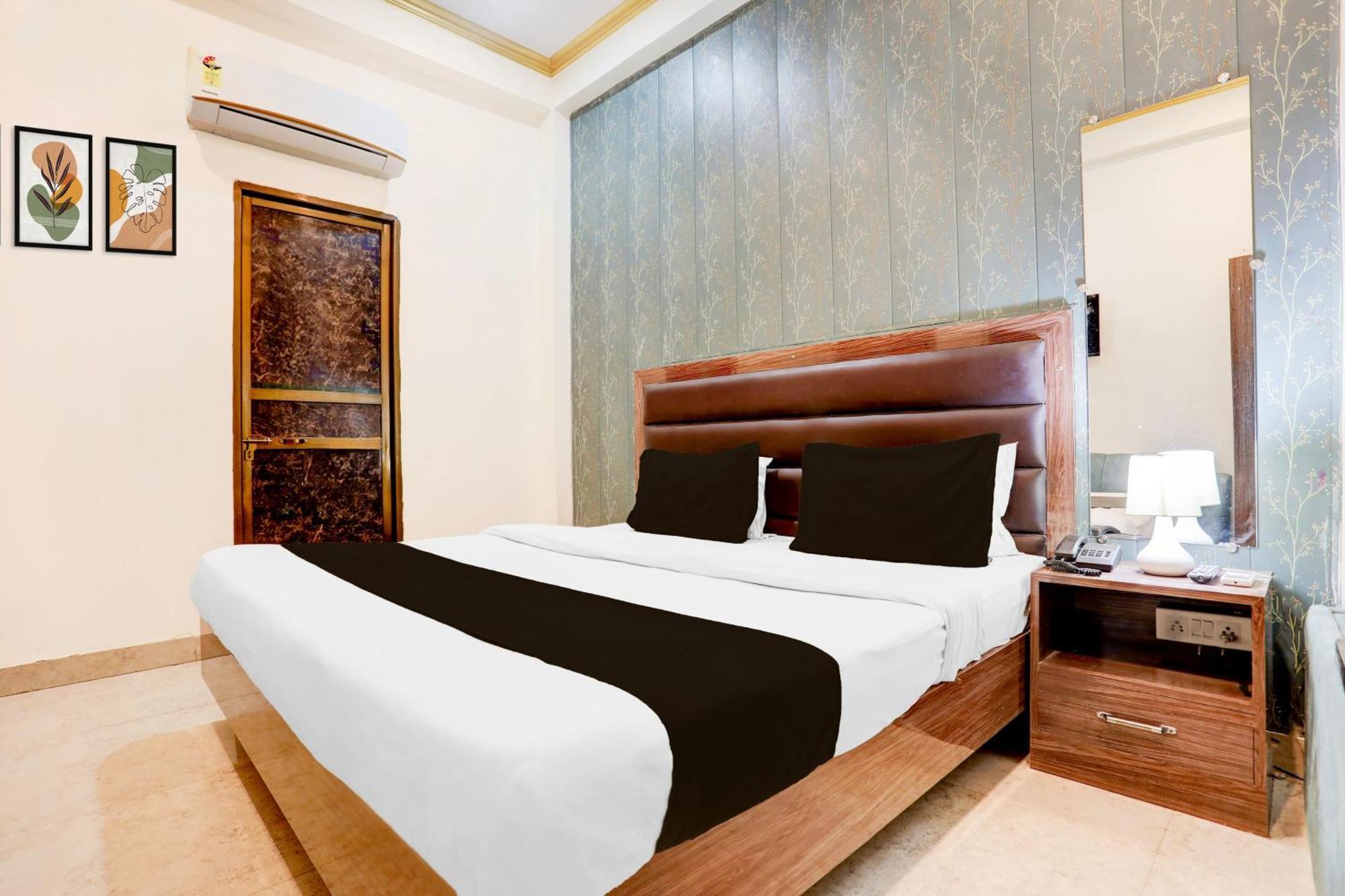 Super Hotel O Sankat Mochan Gandhi Nagar Kakarmatha Buitenkant foto